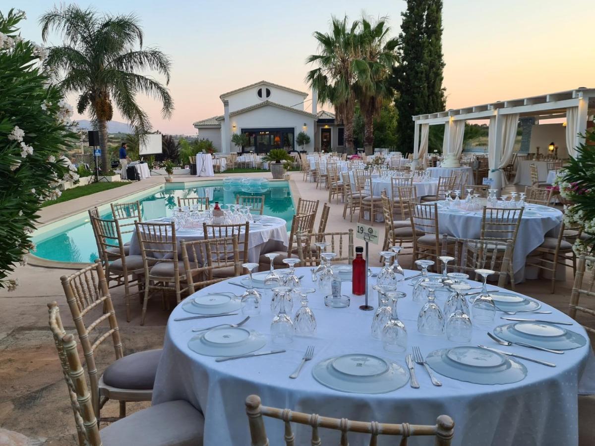 Villa Vravrona Tower & Suites Markópoulon Buitenkant foto
