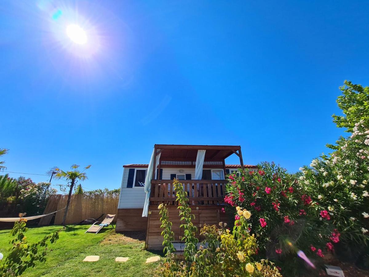Villa Vravrona Tower & Suites Markópoulon Buitenkant foto