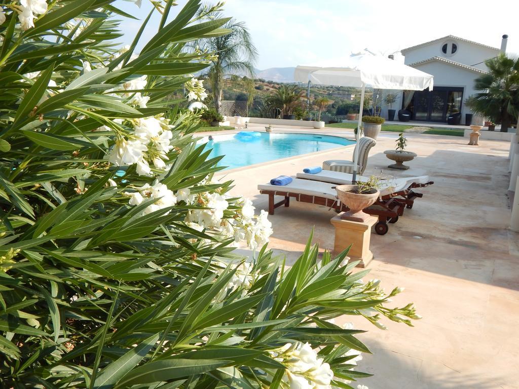 Villa Vravrona Tower & Suites Markópoulon Kamer foto