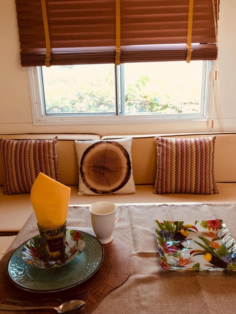 Villa Vravrona Tower & Suites Markópoulon Buitenkant foto