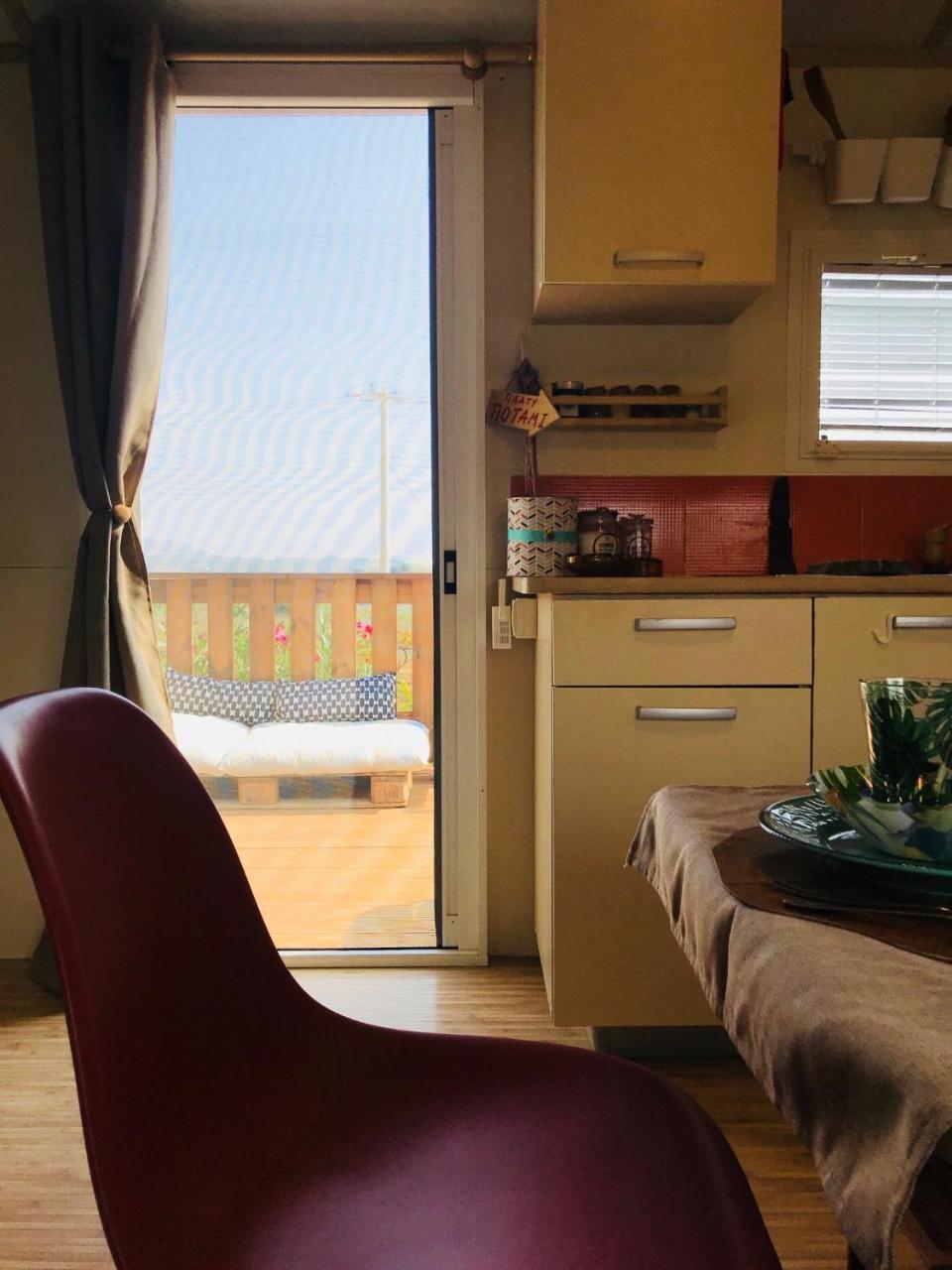 Villa Vravrona Tower & Suites Markópoulon Buitenkant foto